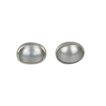 Load image into Gallery viewer, Oval Pearl Mini Stud Earring
