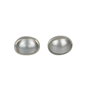 Oval Pearl Mini Stud Earring