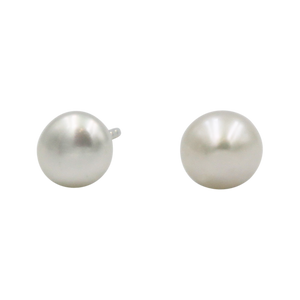 Simple Full Large Sphere Pearl Stud Earring sett on Sterling Silver.