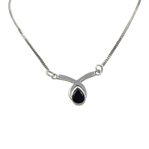 Simple Celtic Necklace with a faceted Black Onyx gemstone
