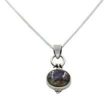 Load image into Gallery viewer, Oval Shaped simple but elegant pendant with a cabochon Labtradorite stone
