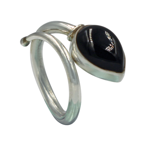 Sundari twisted Teardrop large cabochon black onyx silver ring