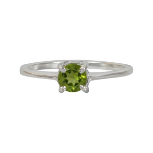A simple and elegant sterling silver Peridot ring