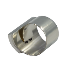 Load image into Gallery viewer, Back of the Sundari Silver Ring

